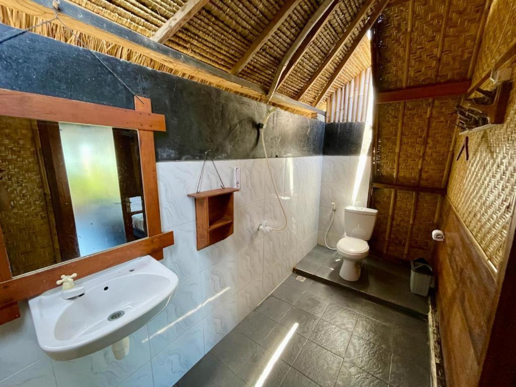 The Golden Ave Bungalow Gili Trawangan Exterior foto